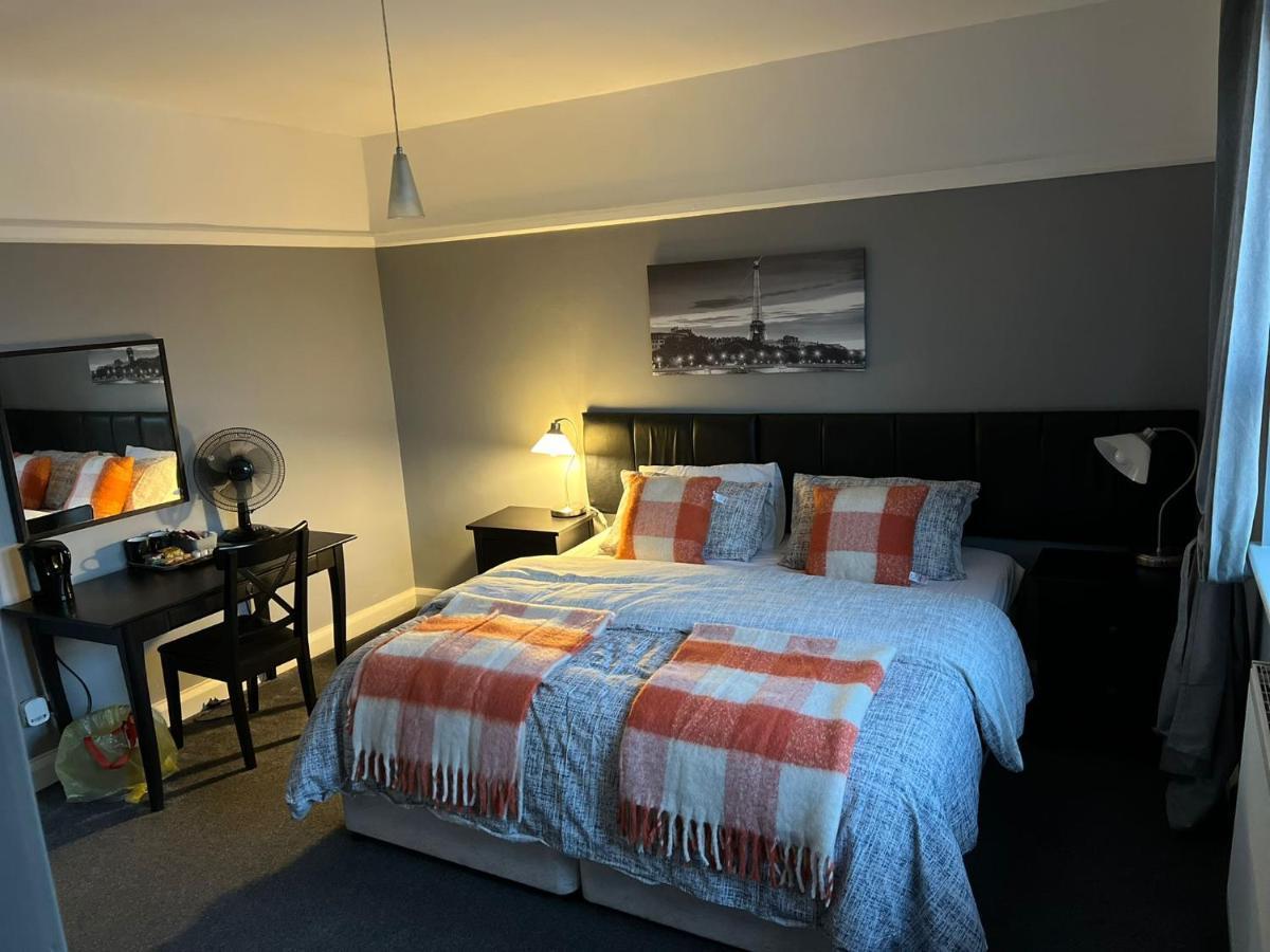 Upton Arms Hotel Pontefract Esterno foto