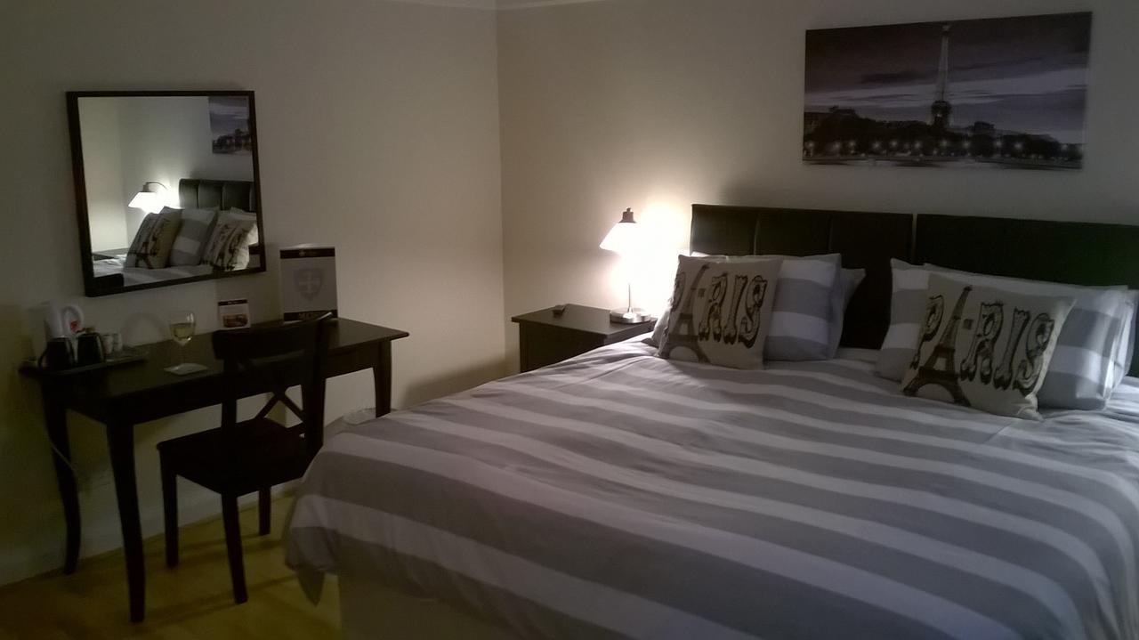 Upton Arms Hotel Pontefract Esterno foto