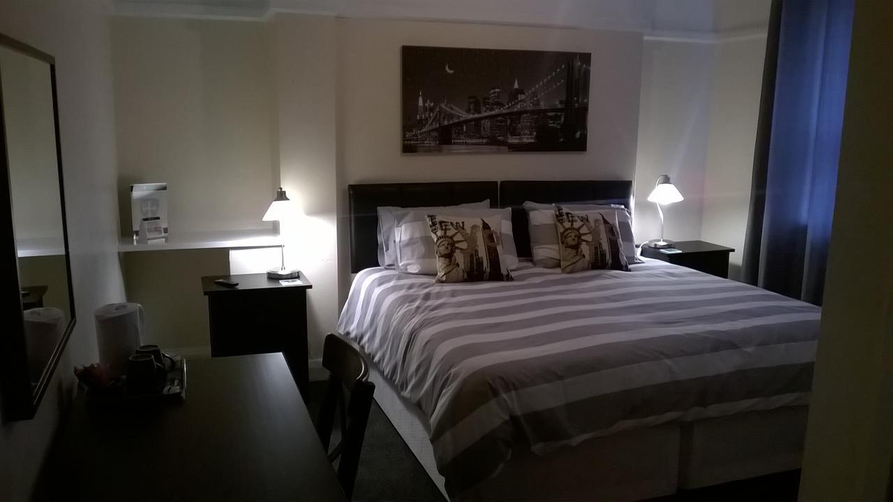 Upton Arms Hotel Pontefract Esterno foto