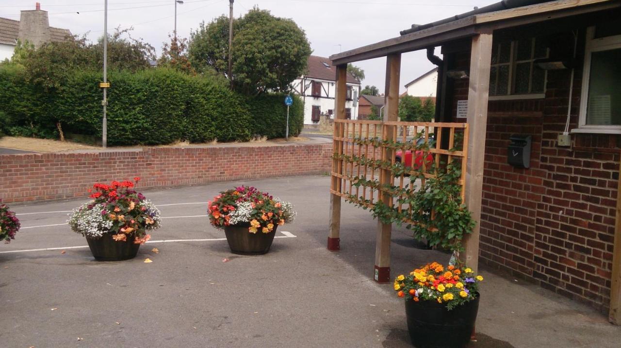 Upton Arms Hotel Pontefract Esterno foto