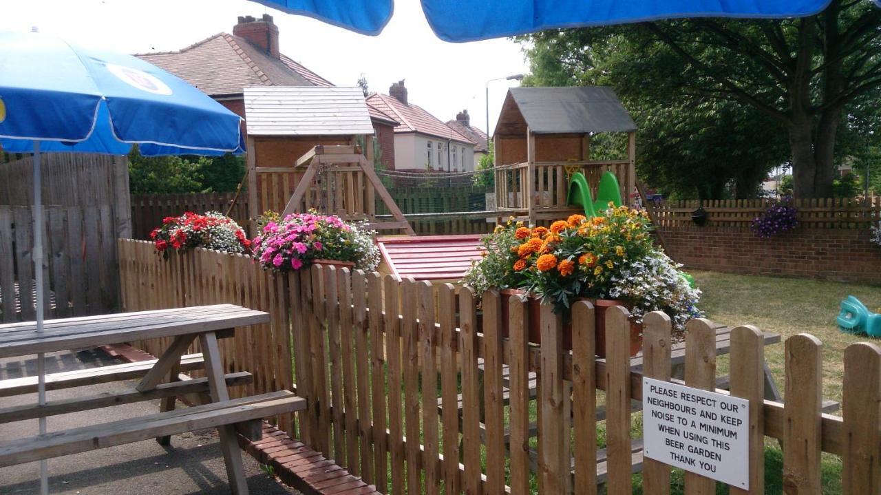 Upton Arms Hotel Pontefract Esterno foto